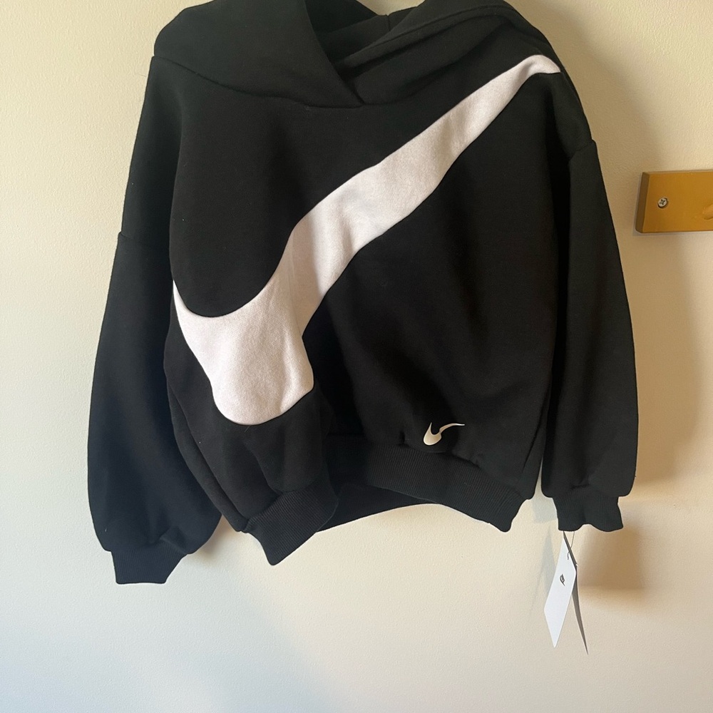 Kids size 5/6 New with tags Nike Black Oversized Fit Hoodie